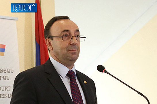 Председатель Конституционного суда Грайр Товмасян поздравил Бако Саакяна по случаю Дня возрождения Арцаха