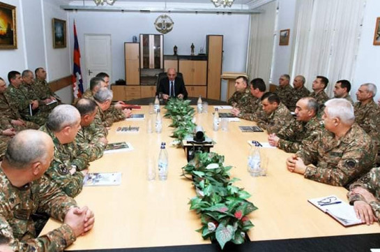 Bako Sahakyan introduces newly appointed minister to the staff of Defense Ministry
