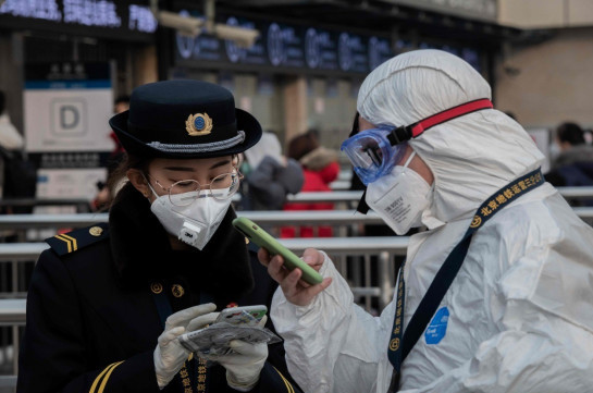 В Китае полиция задержала более 1,5 тыс. человек за продажу поддельных медицинских масок