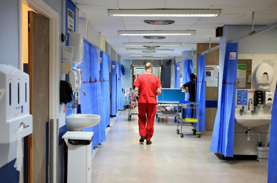 Մեծ Բրիտանիայի իշխանությունները թոշակի անցած բժիշկներին խնդրում են վերադառնալ աշխատանքի