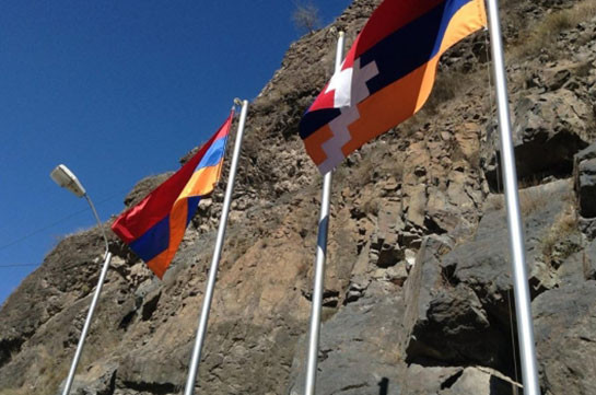 В Арцахе призывают воздержаться от поездок в Армению в связи с ужесточением режима чрезвычайного положения