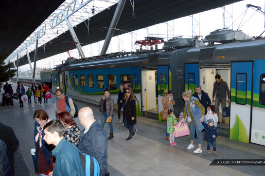 В связи с сокращением пассажиропотока с 27 марта отменяется скорый электропоезд Ереван-Гюмри-Ереван