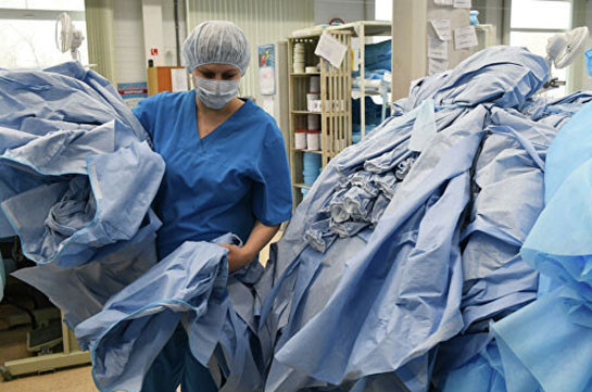 Ralph Lauren будет шить медицинские маски и халаты из-за COVID-19 (РИА Новости)