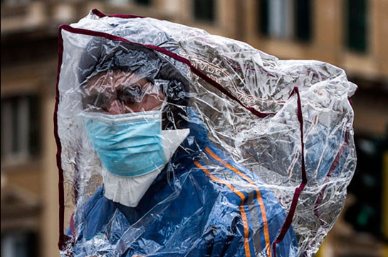 Испания вышла на второе место в мире по числу случаев коронавируса, опередив Италию (Интерфакс)