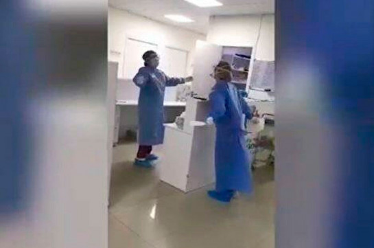 Танцуй против COVID-19: врачи Грузии поднимают друг другу настроение (РИА Новости) (Видео)
