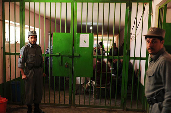 Афганские власти 8 апреля выпустят из тюрем 100 талибов