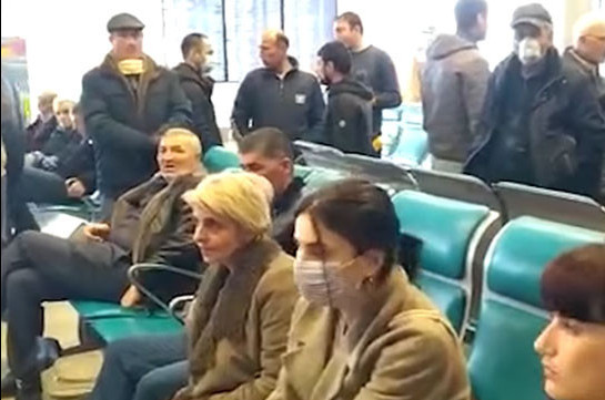Минздрав Армении утверждает, что задержка рейсов из Москвы не связана с отсутствием мест для карантина
