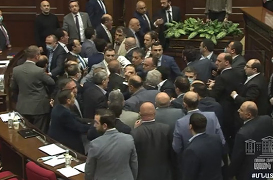 Brawl in Armenia’s parliament between Edmon Marukyan and Sasun Mikayelyan (video)