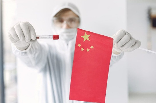 Премьер Китая заявил о продолжении эпидемии COVID-19 в стране