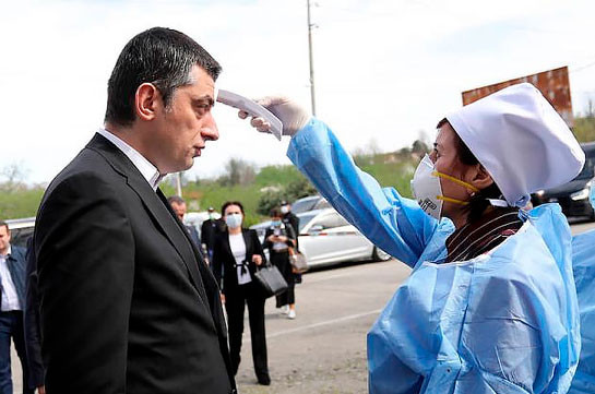 Премьер Грузии призвал граждан носить медицинские маски