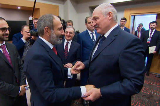 Александр Лукашенко пожелал скорейшего выздоровления Николу Пашиняну