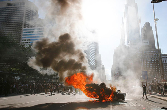 Полиция Нью-Йорка задержала около двухсот человек в ходе протестов