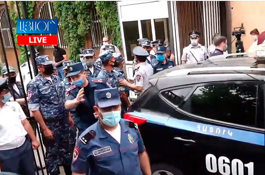 В Армении задержаны глава организации «Адеквад» и член совета правления партии «Родина» (Видео)