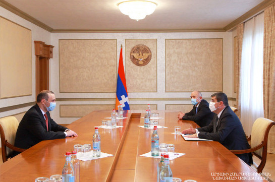 Президент Арцаха принял секретаря Совета безопасности Армении