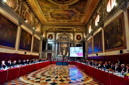 Проект конституционных изменений не соответствует содержащимся в мнении Венецианкой комиссии предложениям