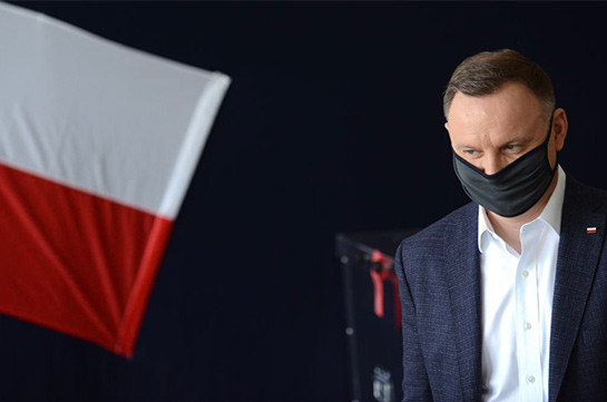 Действующий президент Польши прошел во второй тур выборов
