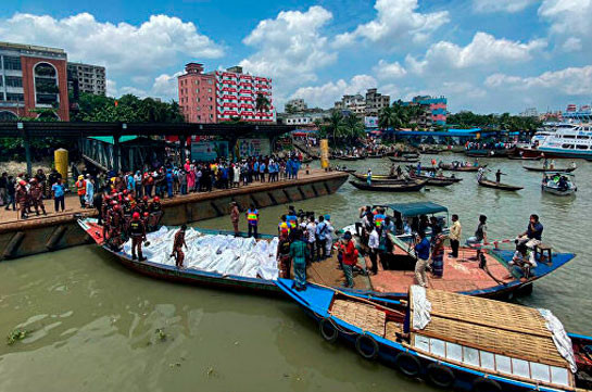 В Бангладеш число погибших при опрокидывании судна выросло до 30
