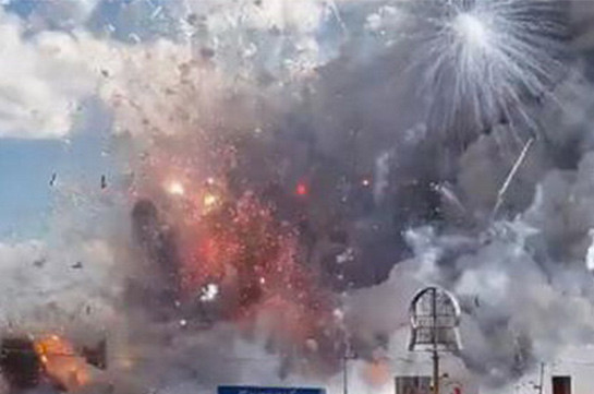 Turkey fireworks: Deadly factory blasts trap workers