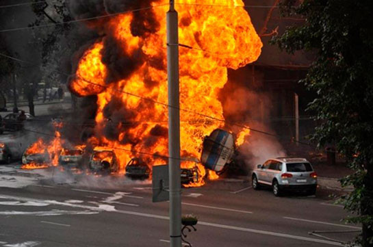 В Колумбии число жертв взрыва бензовоза выросло до 20 человек