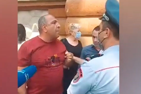 Полицейские задержали Ваагна Чахаляна на Баграмяна 26