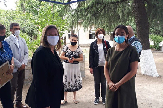 U.S. Ambassador to Armenia help deliver equipment and furniture to Tavush region as part of a project to strengthen the field of social work in Armenia