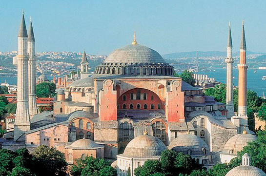 В Стамбуле в присутствии Эрдогана проходит церемония открытия мечети Айя-София
