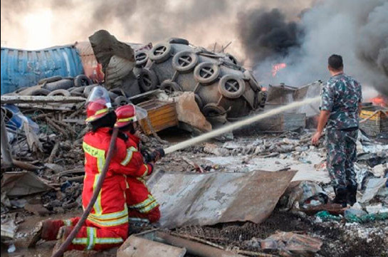 В результате взрыва в Бейруте погибли десять спасателей