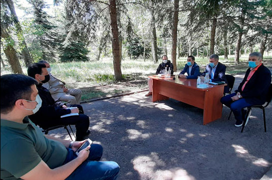 Романос Петросян обсудил проблемы озера Севан с персоналом национального парка «Севан»