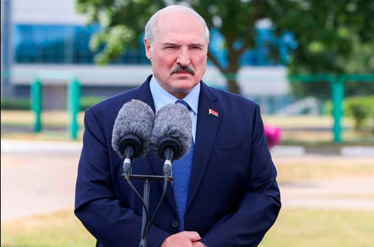 Лукашенко заявил, что приоритетом политики должны быть люди
