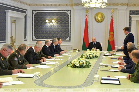 Лукашенко собрал совещание «по защите конституционного строя»