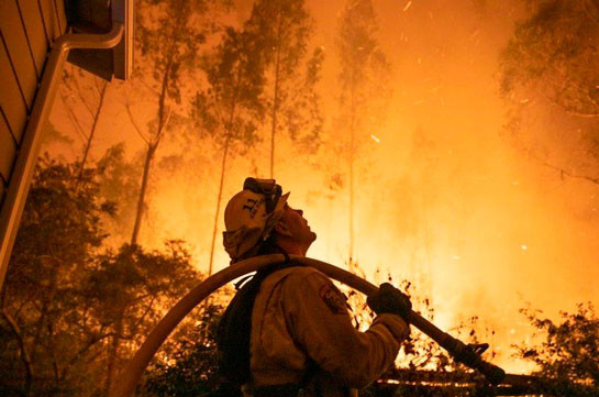 California fires: Governor asks Australia for help