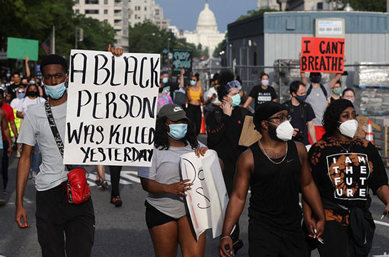 В США тысячи человек протестовали против расизма (Видео)