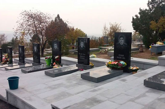 Неизвестные осквернили могилы героев Апрельской войны Арменака Урфаняна и Роберта Абаджяна – Грант Саркисов