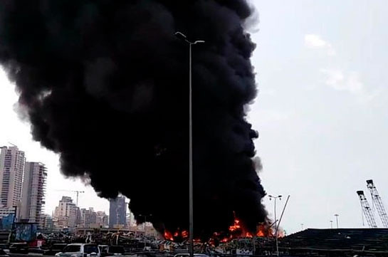 В порту Бейрута разгорелся сильный пожар (Видео)