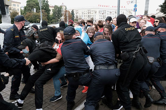 В Белоруссии в пятницу 32 человека задержали за участие в акциях протеста
