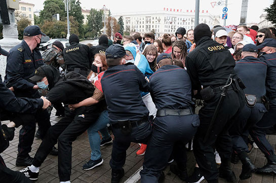 В Белоруссии в пятницу 32 человека задержали за участие в акциях протеста