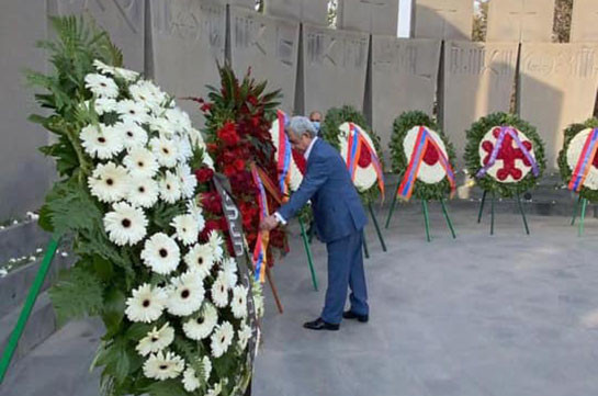 Третий президент Армении посетил военный пантеон «Ераблур»