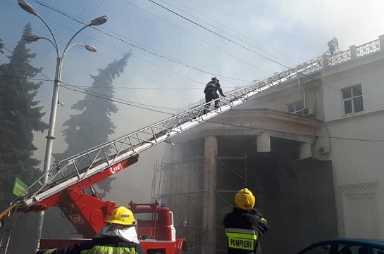 В центре Кишинева загорелось здание филармонии