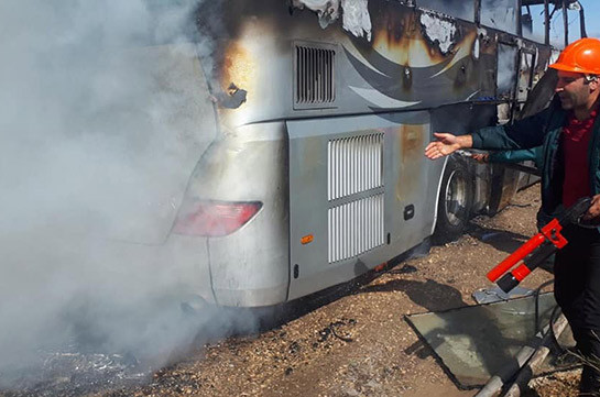 Վարդենիսում քաղաքացիական ավտոբուս է այրվում հարվածային ԱԹՍ-ի հարվածից. Արծրուն Հովհաննիսյան. Լուսանկար