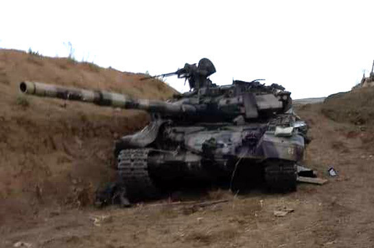 Подбит танк Т-90 ВС Азербайджана. Фото