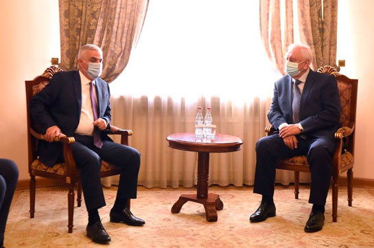 Երևանում է Եվրասիական տնտեսական հանձնաժողովի Կոլեգիայի նախագահ Միխայիլ Մյասնիկովիչը, նրան ընդունել է փոխվարչապետը