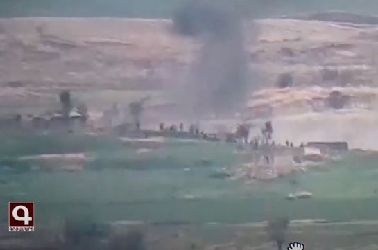 Azerbaijani soldiers flee the battlefield (video)