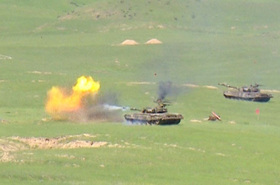 Упорные бои идут в восточном направлении в зоне карабахского конфликта