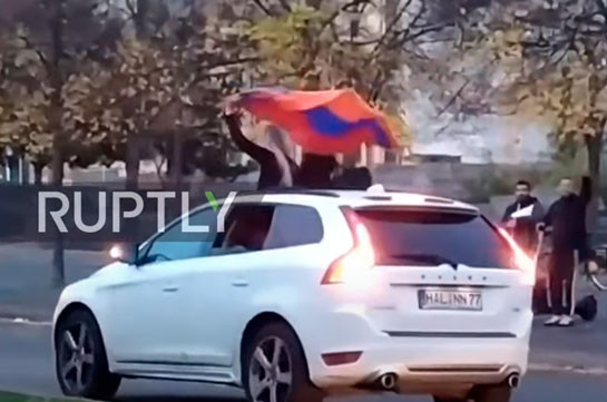 Հայերը ավտոշարասյունով շրջել են Բեռլինում՝ հաջակցություն Հայաստանին (Տեսանյութ)