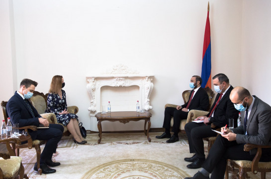 Armenia’s Security Council Secretary meets UK Chargé d'Affaires, draws attention on Azerbaijan's gross violation of the three humanitarian ceasefires