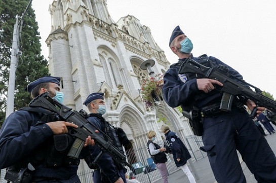 Около 50 человек турецкого происхождения напали на церковь в Вене