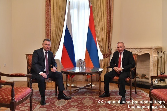 Преодоление последствий войны в Карабахе обсудили главы МЧС Армении и России