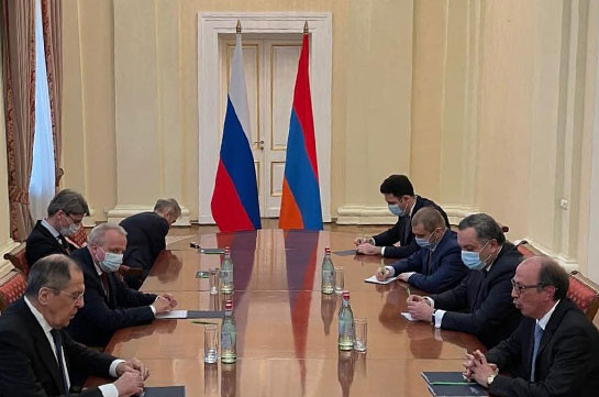 Երևանում տեղի է ունեցել Ռուսաստանի և Հայաստանի արտգործնախարարների կարճատև հանդիպումը