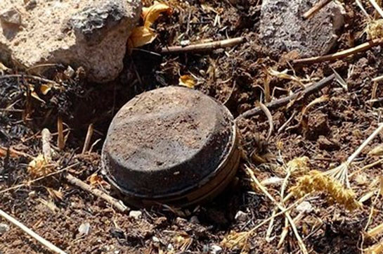 Азербайджанский военный погиб при взрыве мины в Карабахе