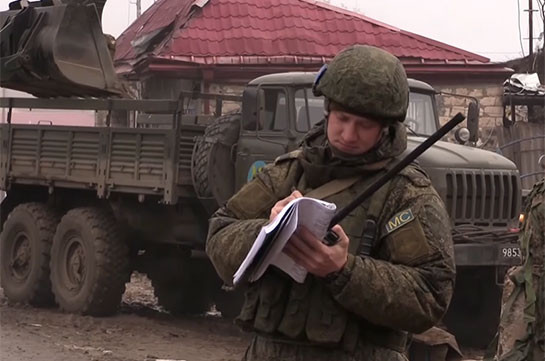 Российские миротворцы обеспечивают безопасность движения автотранспорта по Лачинскому коридору (Видео)